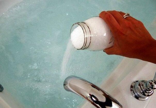 Taking a hot bath with soda can enlarge your penis
